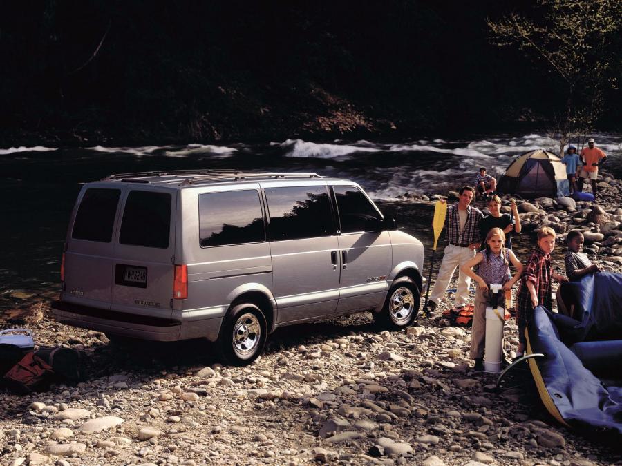  Chevrolet Astro 1995 года  (фото 10 из 16)